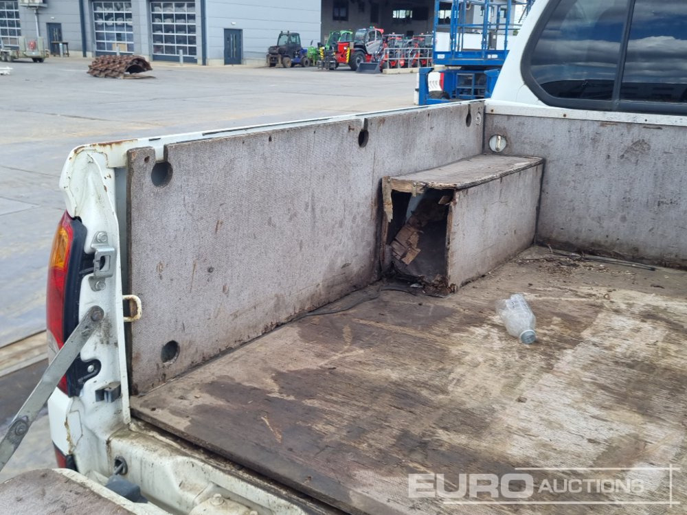 Pickup 2015 Mitsubishi L200 Challenger: 16 kép.