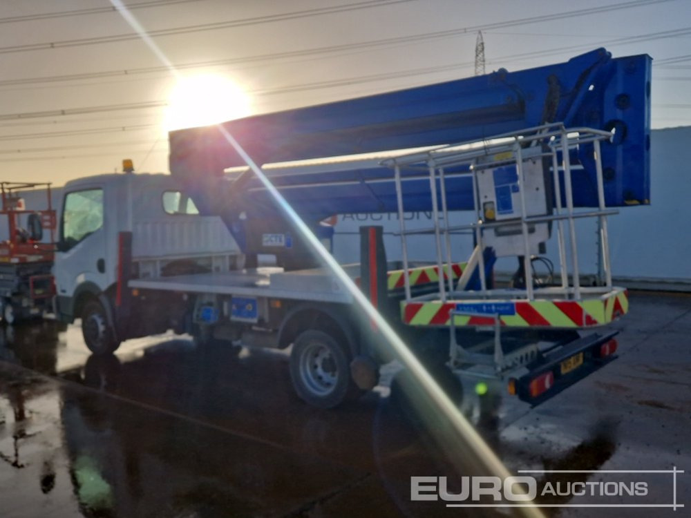 2015 Nissan 35.12 - Kisbusz: 3 kép. 2015 Nissan 35.12 - Kisbusz: 3 kép.