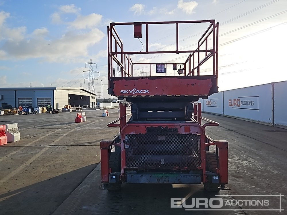 2015 SkyJack SJ9250 - Emelő: 4 kép. 2015 SkyJack SJ9250 - Emelő: 4 kép.