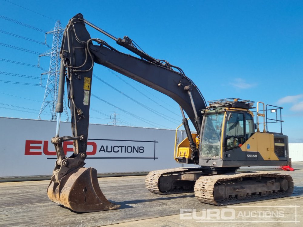 2015 Volvo EC220EL - Lánctalpas kotró: 1 kép. 2015 Volvo EC220EL - Lánctalpas kotró: 1 kép.