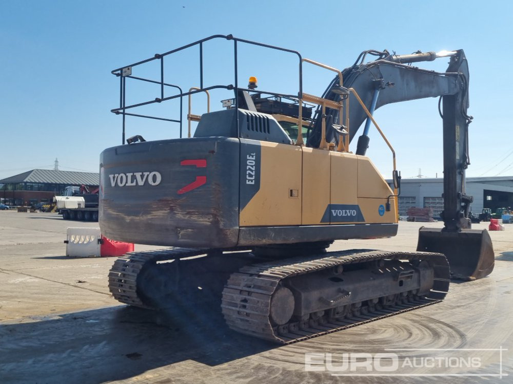 2015 Volvo EC220EL - Lánctalpas kotró: 5 kép. 2015 Volvo EC220EL - Lánctalpas kotró: 5 kép.