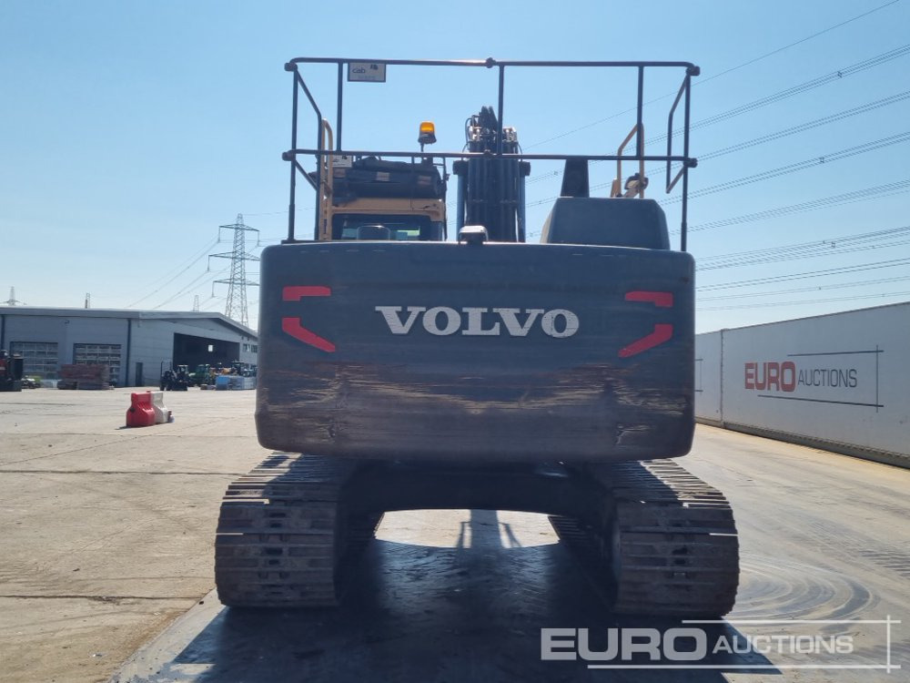 2015 Volvo EC220EL - Lánctalpas kotró: 4 kép. 2015 Volvo EC220EL - Lánctalpas kotró: 4 kép.