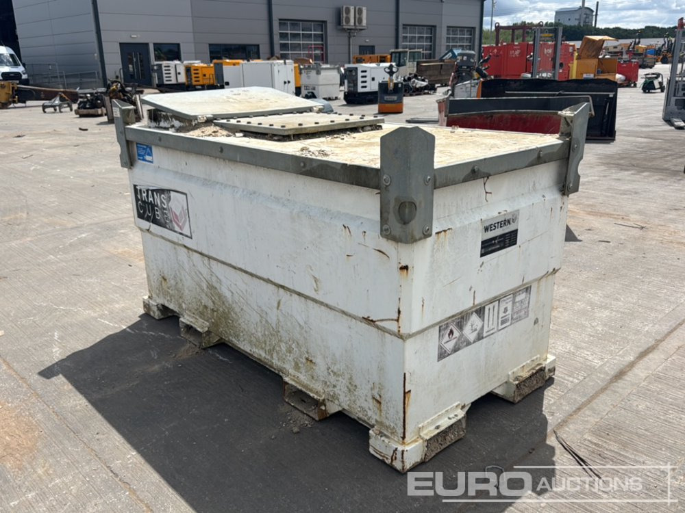 2015 Western 2000 Litre - Tároló tartály: 2 kép. 2015 Western 2000 Litre - Tároló tartály: 2 kép.