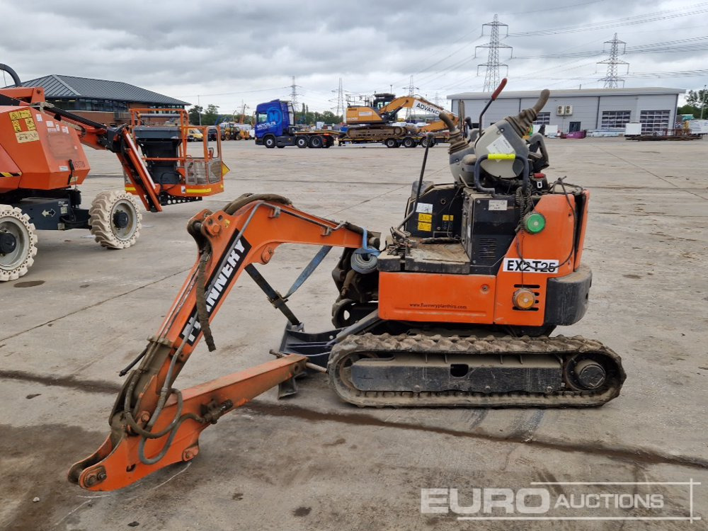 2016 Hitachi ZX19U-5A YR - Minikotró: 2 kép. 2016 Hitachi ZX19U-5A YR - Minikotró: 2 kép.