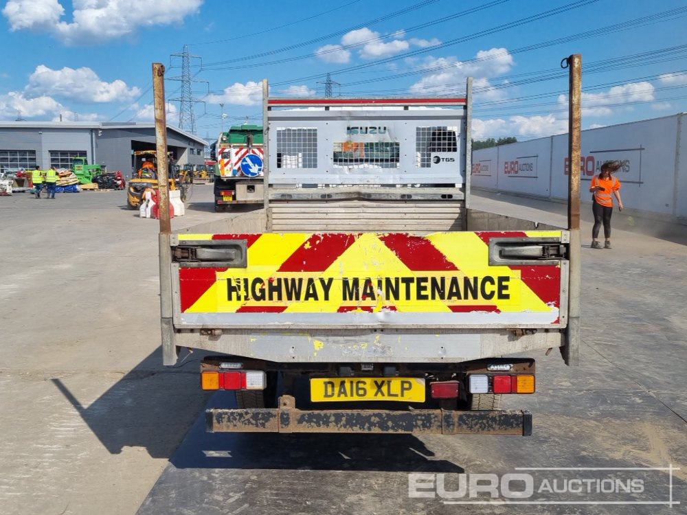 2016 Isuzu Crafter - Platós kisteherautó: 4 kép. 2016 Isuzu Crafter - Platós kisteherautó: 4 kép.