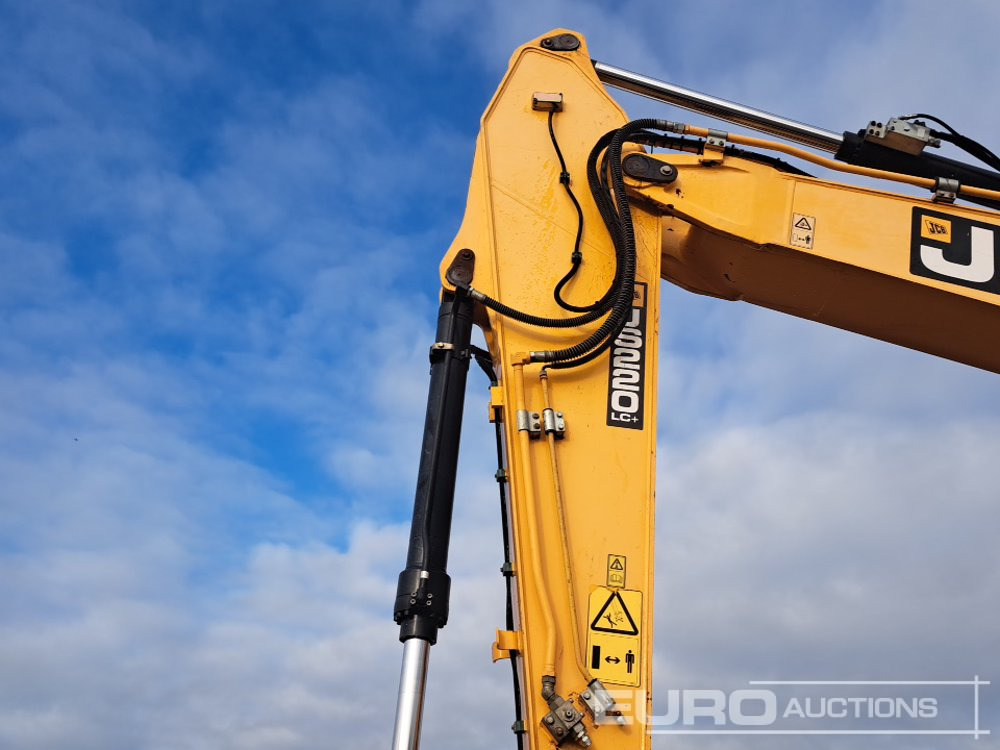 Lánctalpas kotró 2016 JCB JS220LC+: 11 kép. Lánctalpas kotró 2016 JCB JS220LC+: 11 kép.