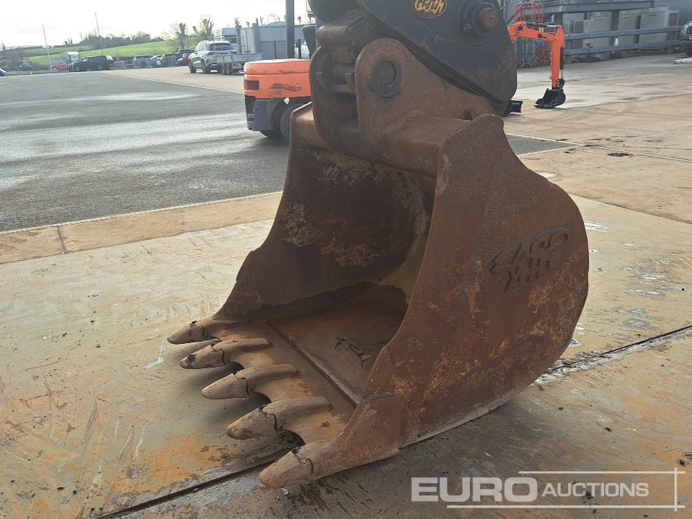 Lánctalpas kotró 2016 JCB JS220LC+: 20 kép. Lánctalpas kotró 2016 JCB JS220LC+: 20 kép.