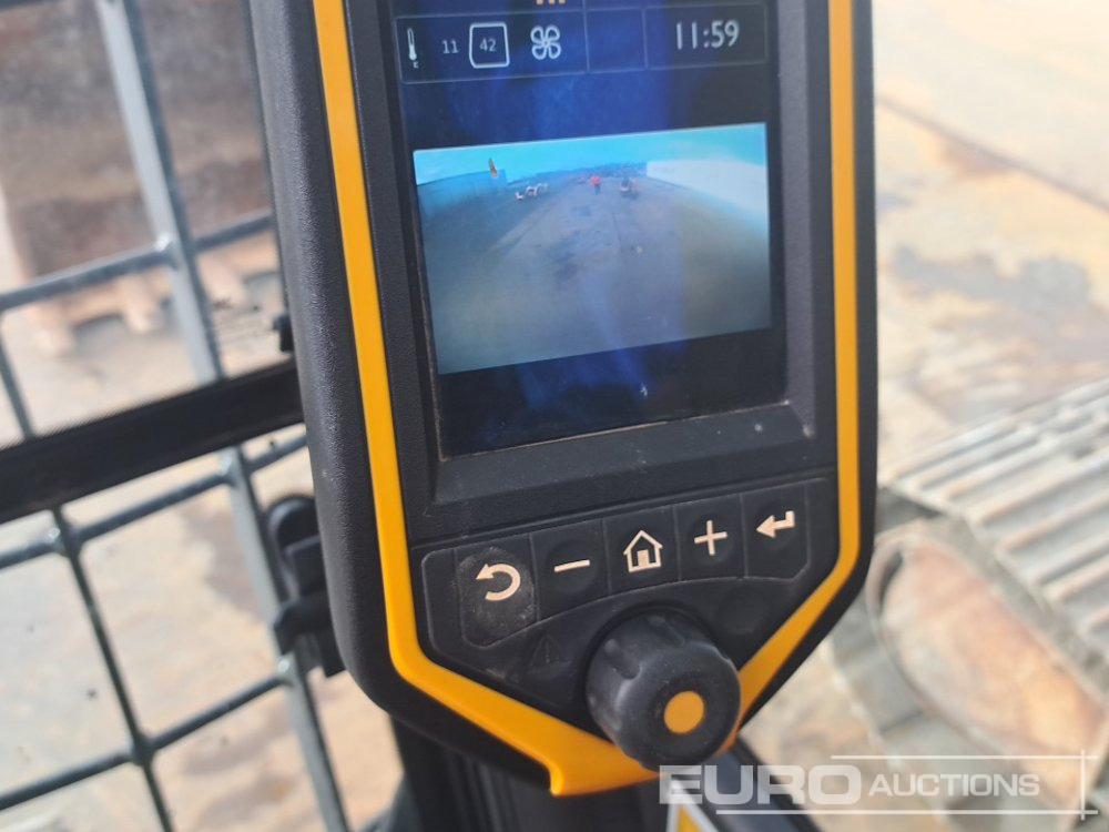 Lánctalpas kotró 2016 JCB JS220LC+: 25 kép. Lánctalpas kotró 2016 JCB JS220LC+: 25 kép.