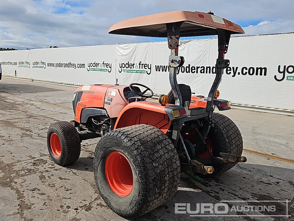 2016 Kubota MX5200HST - Kistraktor: 3 kép. 2016 Kubota MX5200HST - Kistraktor: 3 kép.