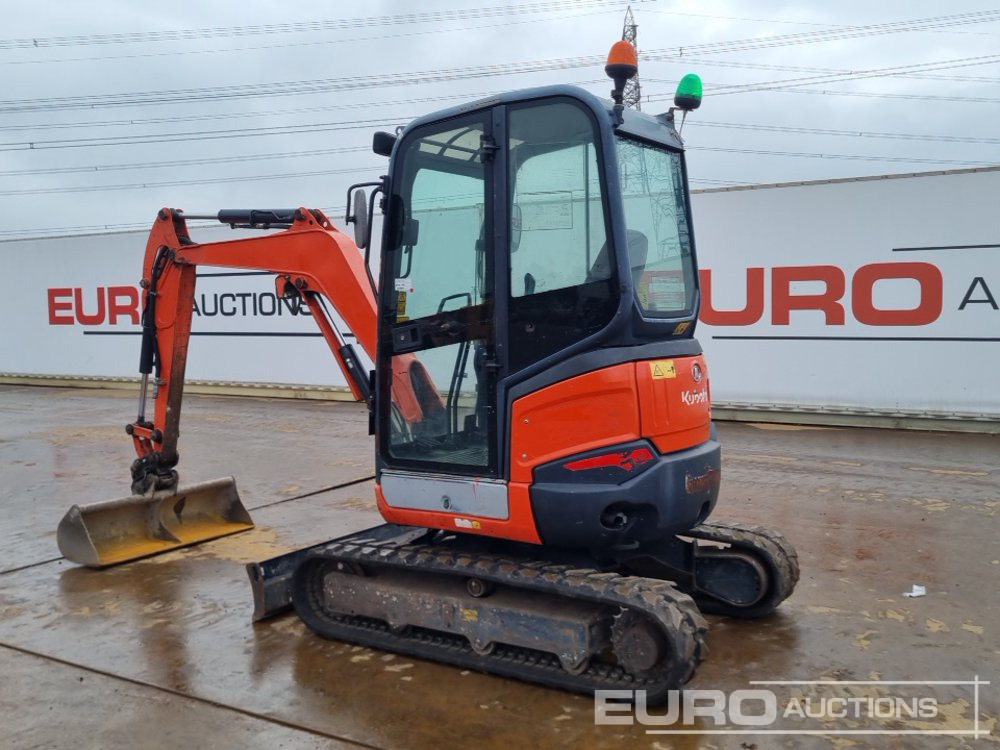2016 Kubota U27-4 - Minikotró: 3 kép. 2016 Kubota U27-4 - Minikotró: 3 kép.