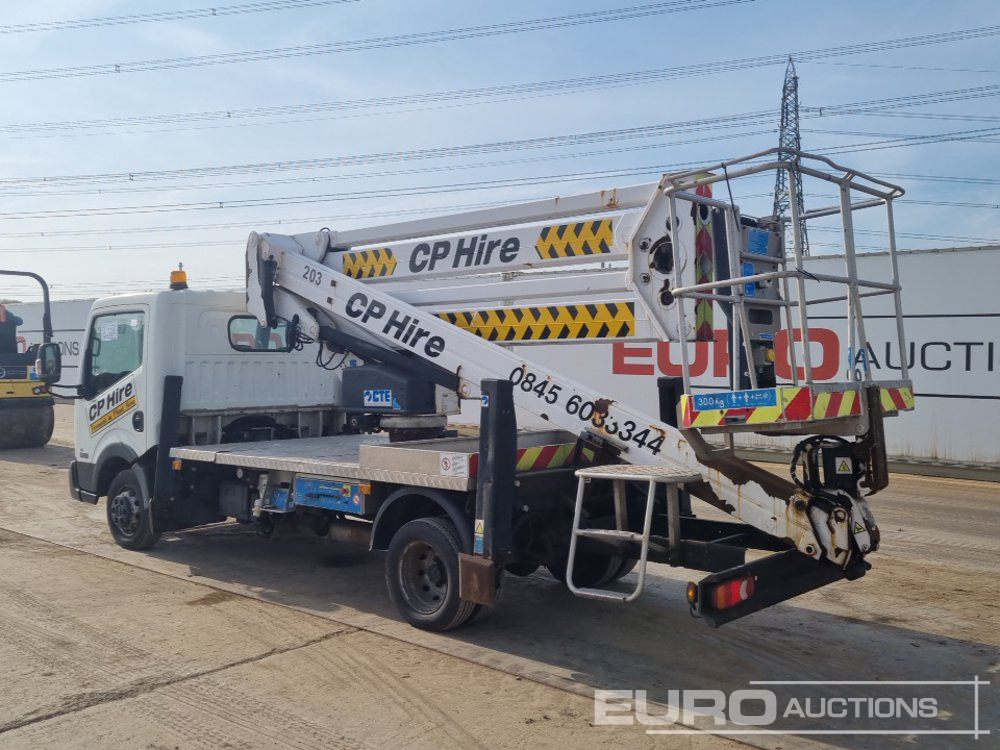 2016 Nissan Cabstar NT400 - Emelőkosaras teherautó: 3 kép. 2016 Nissan Cabstar NT400 - Emelőkosaras teherautó: 3 kép.