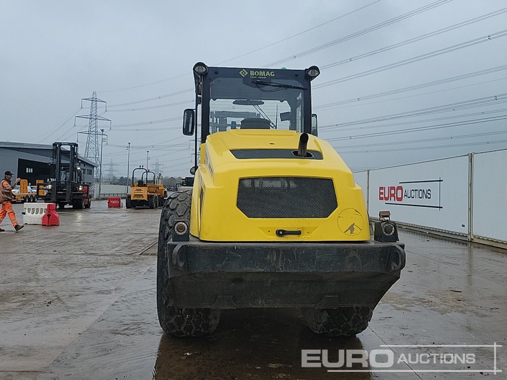 2017 Bomag BW213D-5 - Henger: 4 kép. 2017 Bomag BW213D-5 - Henger: 4 kép.