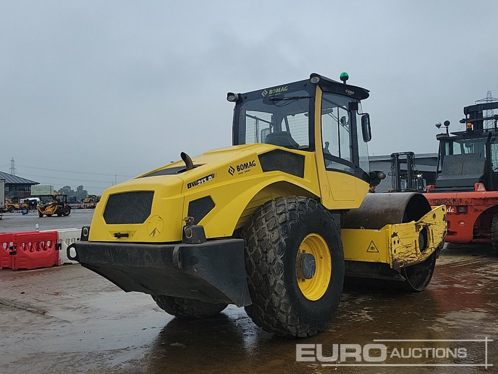 2017 Bomag BW213D-5 - Henger: 5 kép. 2017 Bomag BW213D-5 - Henger: 5 kép.