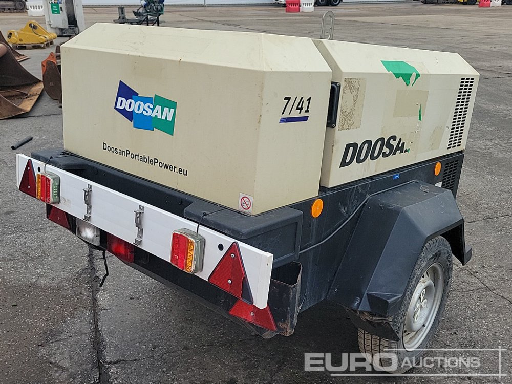 2017 Doosan 741 - Légkompresszor: 5 kép. 2017 Doosan 741 - Légkompresszor: 5 kép.