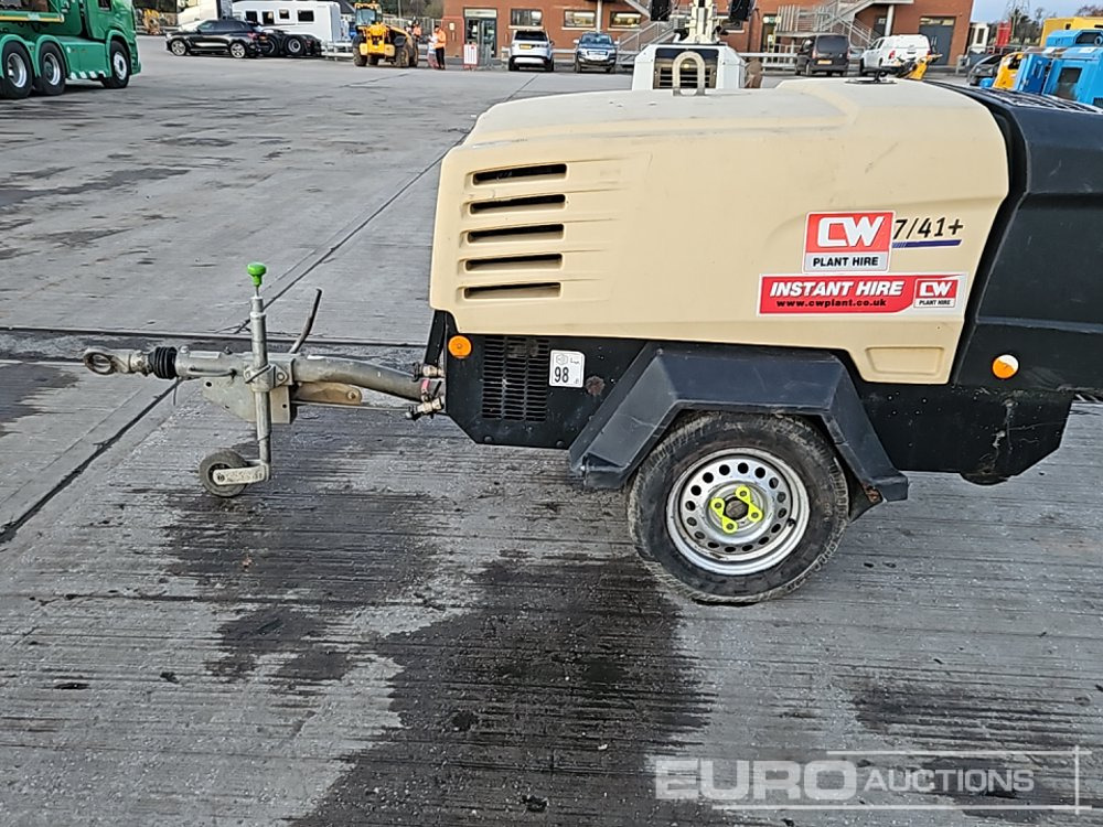 2017 Doosan 741 - Légkompresszor: 2 kép. 2017 Doosan 741 - Légkompresszor: 2 kép.