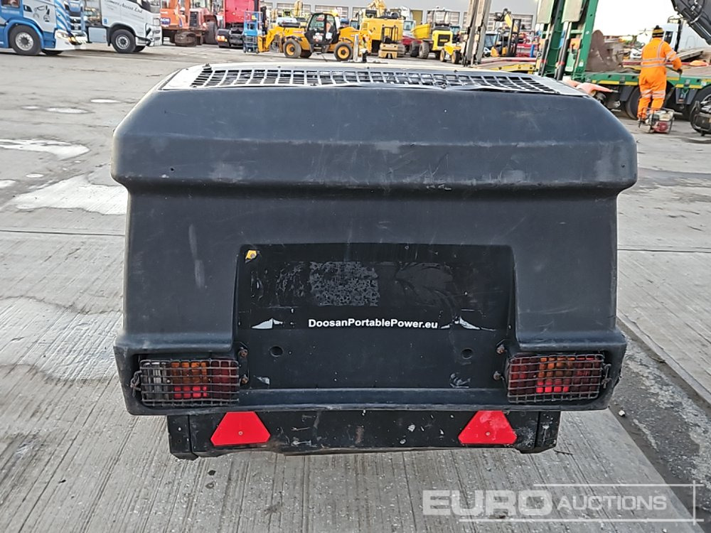 2017 Doosan 741 - Légkompresszor: 4 kép. 2017 Doosan 741 - Légkompresszor: 4 kép.