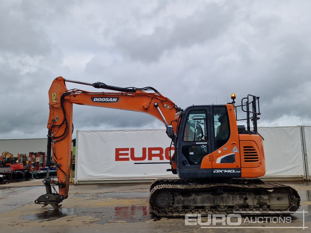2017 Doosan DX140LCR - Lánctalpas kotró: 2 kép. 2017 Doosan DX140LCR - Lánctalpas kotró: 2 kép.