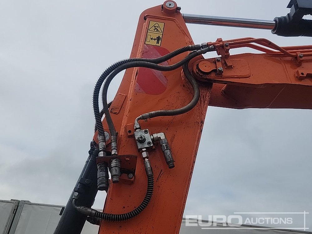 Gumikerekes kotró 2017 Doosan DX57W-5: 17 kép.