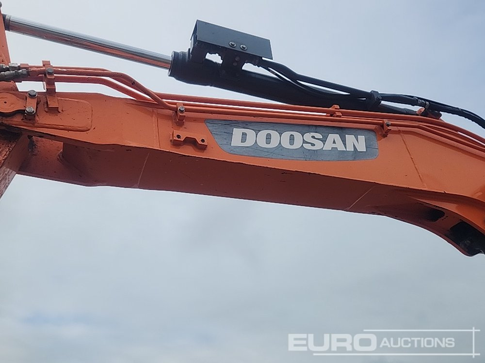 Gumikerekes kotró 2017 Doosan DX57W-5: 18 kép.