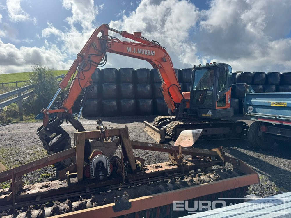 2017 Doosan DX85R-3 - Minikotró: 1 kép. 2017 Doosan DX85R-3 - Minikotró: 1 kép.