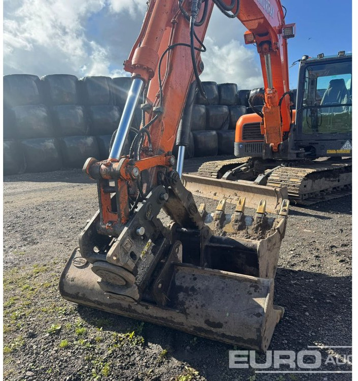 2017 Doosan DX85R-3 - Minikotró: 2 kép. 2017 Doosan DX85R-3 - Minikotró: 2 kép.