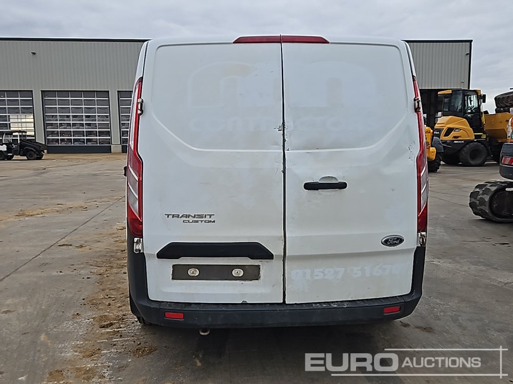 2017 Ford Transit - Duplakabinos kisteherautó: 4 kép. 2017 Ford Transit - Duplakabinos kisteherautó: 4 kép.