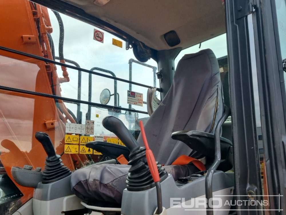 Lánctalpas kotró 2017 Hitachi ZX130LCN-6: 50 kép.