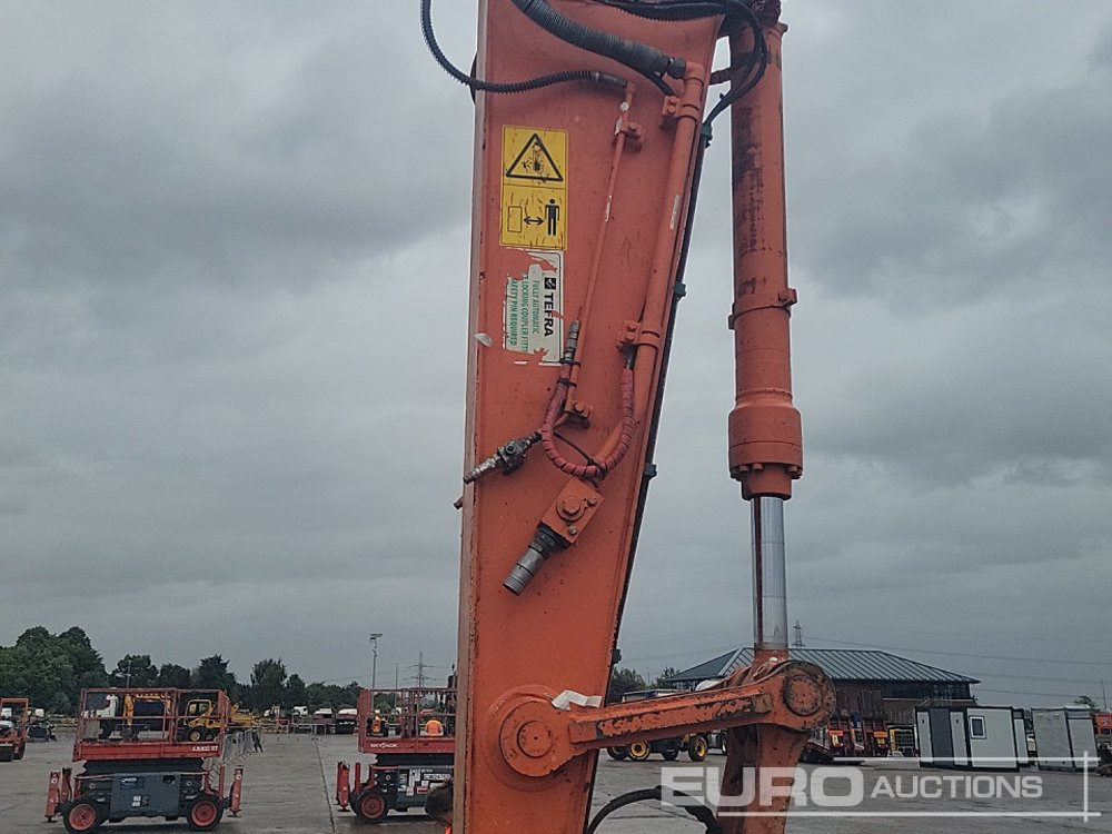 Lánctalpas kotró 2017 Hitachi ZX225USRLC-6: 19 kép.