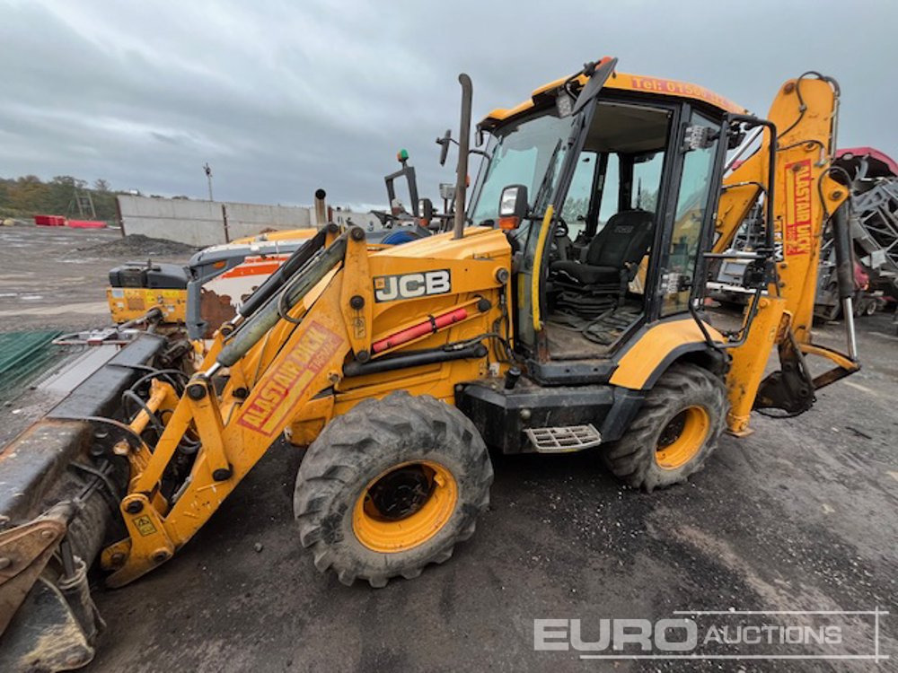 2017 JCB 3CX Compact - Kotrórakodó: 2 kép. 2017 JCB 3CX Compact - Kotrórakodó: 2 kép.
