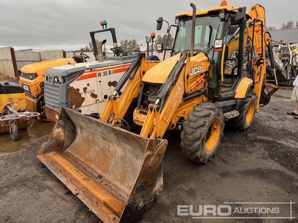 2017 JCB 3CX Compact - Kotrórakodó: 1 kép. 2017 JCB 3CX Compact - Kotrórakodó: 1 kép.