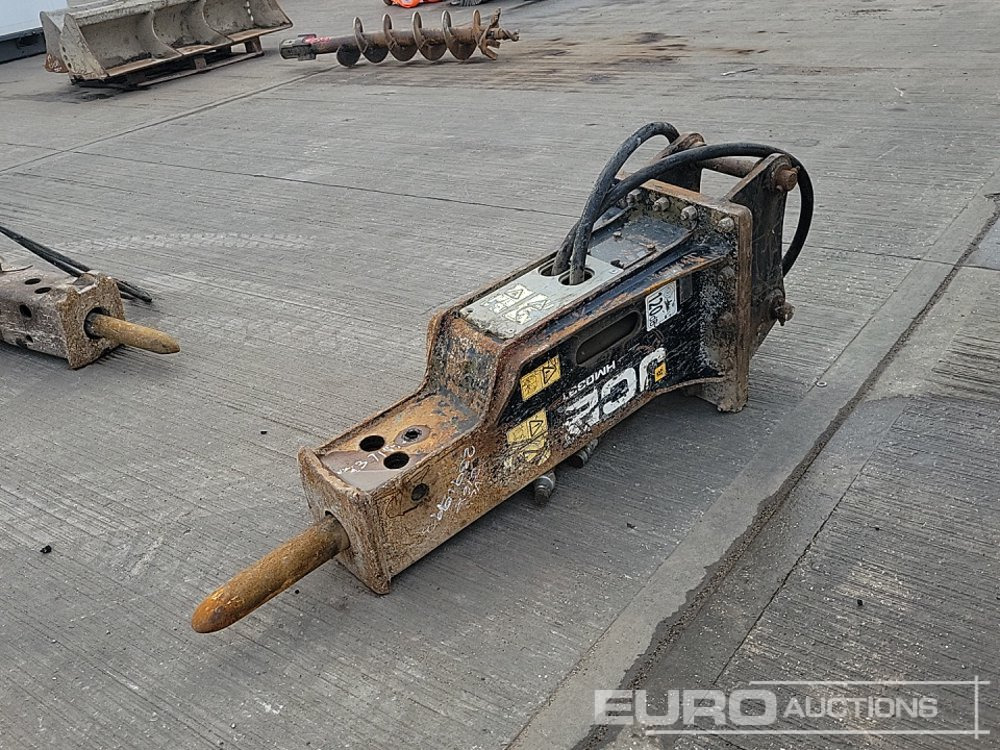 2017 JCB HM033T - Hidraulikus törőfej: 1 kép. 2017 JCB HM033T - Hidraulikus törőfej: 1 kép.