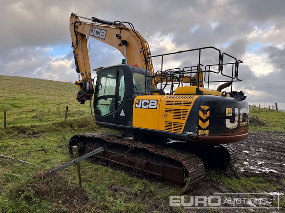 2017 JCB JS220LC - Lánctalpas kotró: 3 kép. 2017 JCB JS220LC - Lánctalpas kotró: 3 kép.