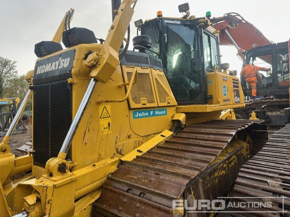 2017 Komatsu D65PXI-18 - Buldózer: 1 kép. 2017 Komatsu D65PXI-18 - Buldózer: 1 kép.