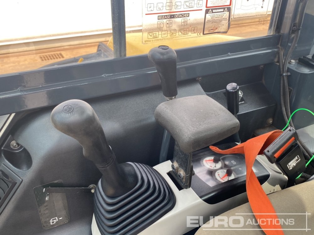 Minikotró 2017 Komatsu PC55MR-3: 33 kép.