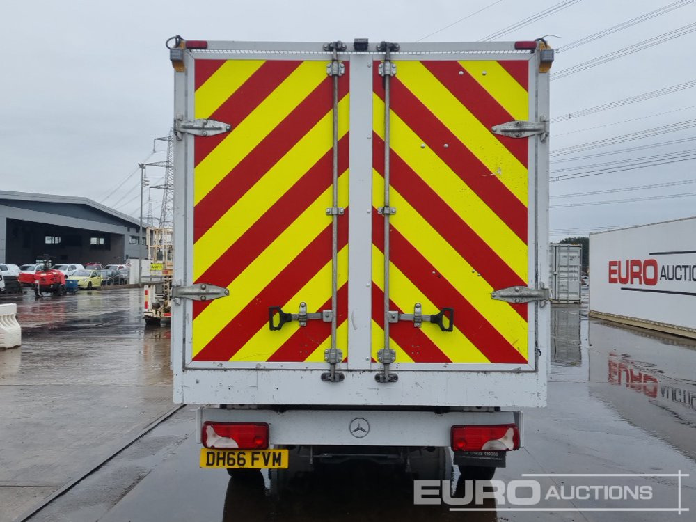 2017 Mercedes Sprinter - Billenőplatós kisteherautó: 4 kép. 2017 Mercedes Sprinter - Billenőplatós kisteherautó: 4 kép.