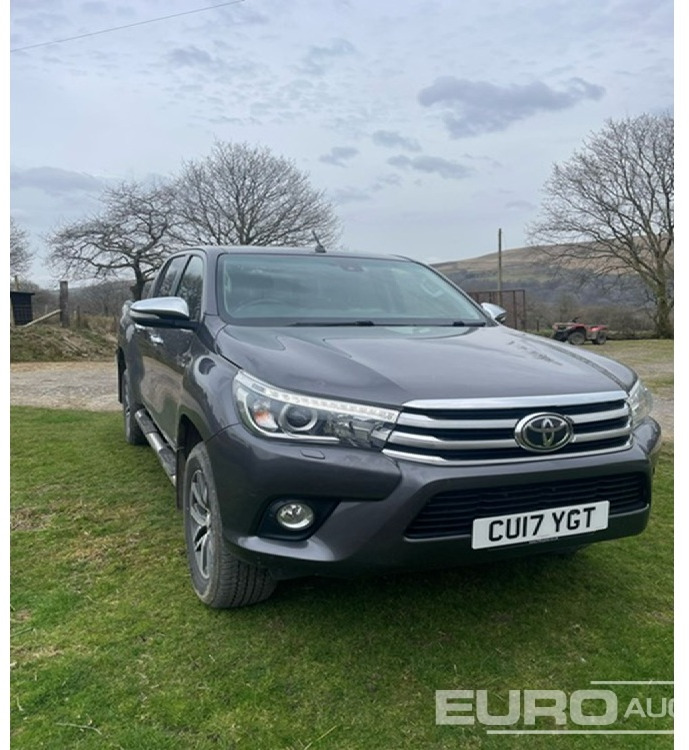 2017 Toyota Hilux Invincible - Pickup: 4 kép. 2017 Toyota Hilux Invincible - Pickup: 4 kép.