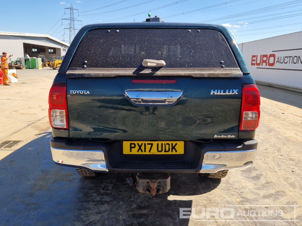 2017 Toyota Hilux Invincible - Pickup: 4 kép. 2017 Toyota Hilux Invincible - Pickup: 4 kép.