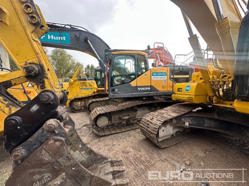 2017 Volvo EC300EL - Lánctalpas kotró: 1 kép. 2017 Volvo EC300EL - Lánctalpas kotró: 1 kép.