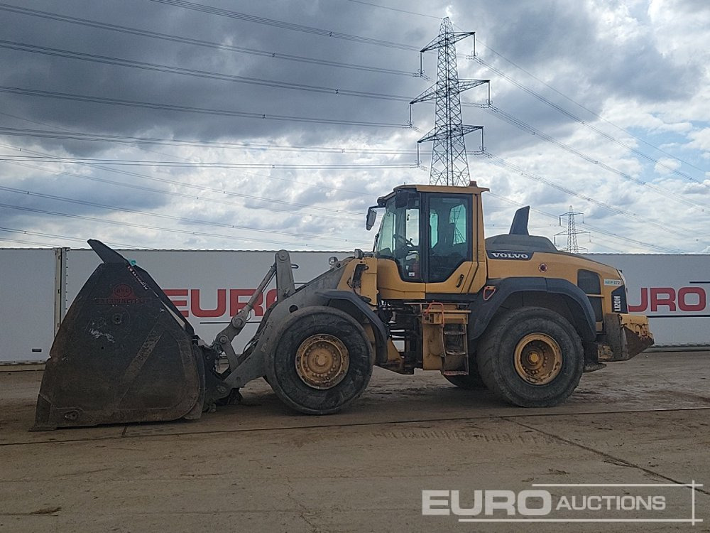 2017 Volvo L120H - Gumikerekes homlokrakodó: 2 kép. 2017 Volvo L120H - Gumikerekes homlokrakodó: 2 kép.