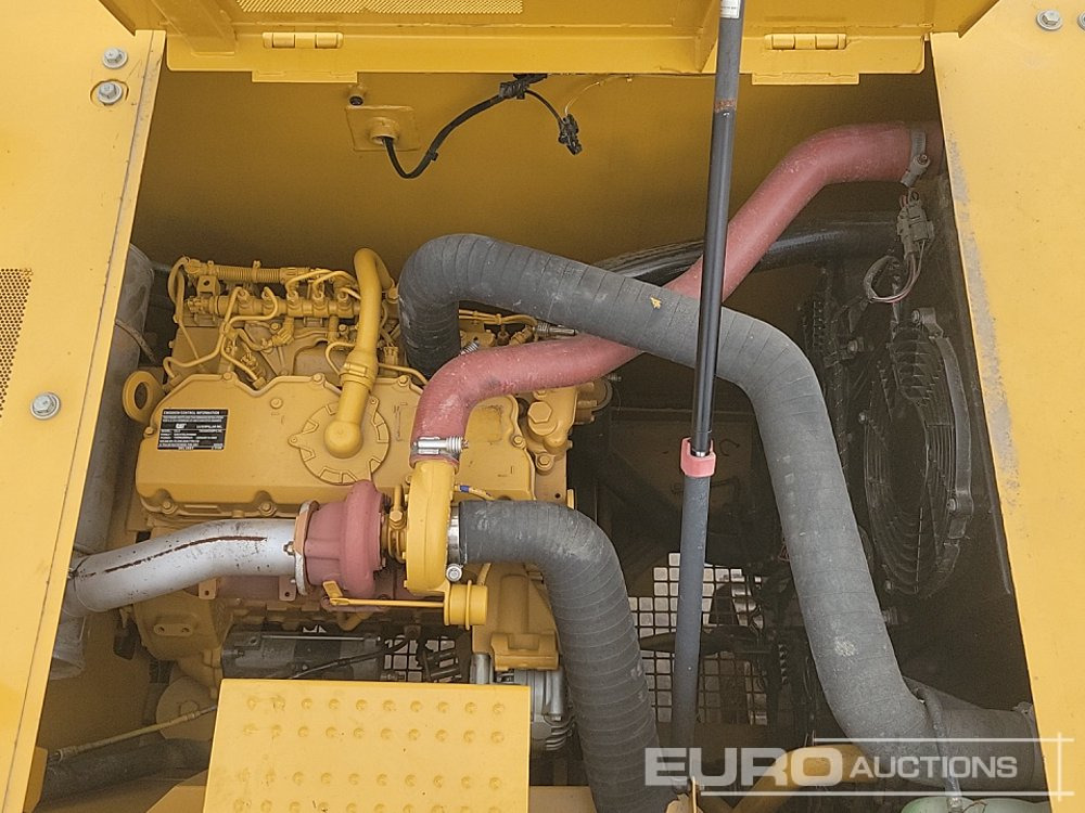 Lánctalpas kotró 2018 CAT 320GC: 35 kép.