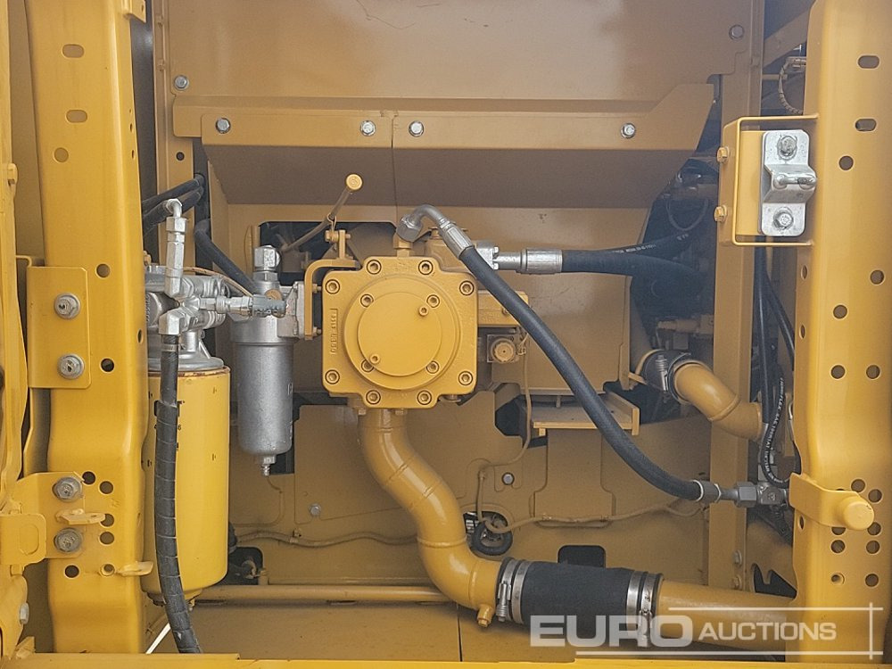 Lánctalpas kotró 2018 CAT 320GC: 26 kép.