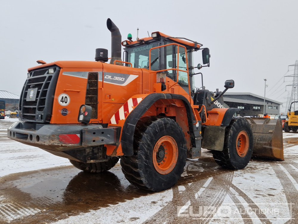 2018 Doosan DL350-5 - Gumikerekes homlokrakodó: 5 kép. 2018 Doosan DL350-5 - Gumikerekes homlokrakodó: 5 kép.