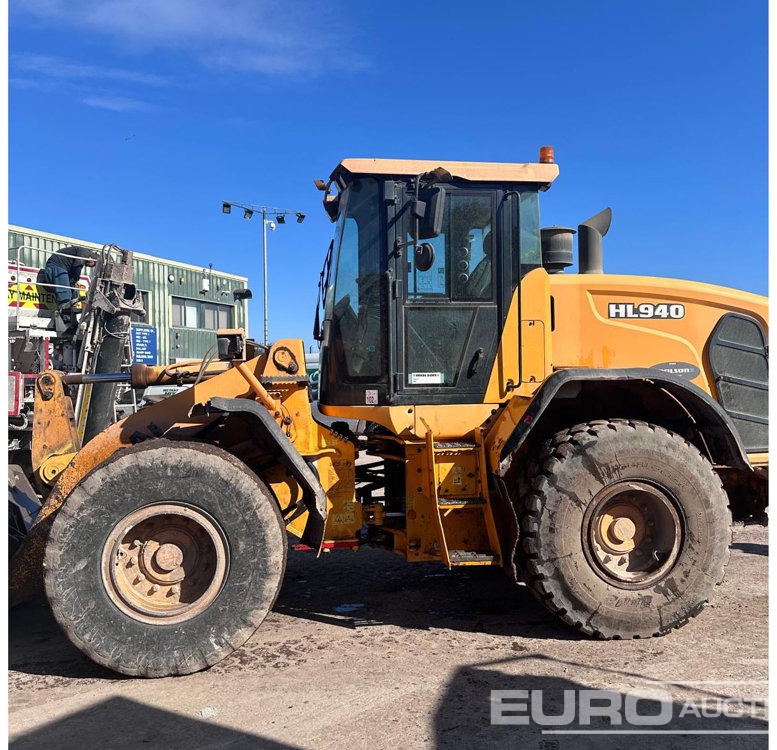 2018 Hyundai HL940 - Gumikerekes homlokrakodó: 2 kép. 2018 Hyundai HL940 - Gumikerekes homlokrakodó: 2 kép.