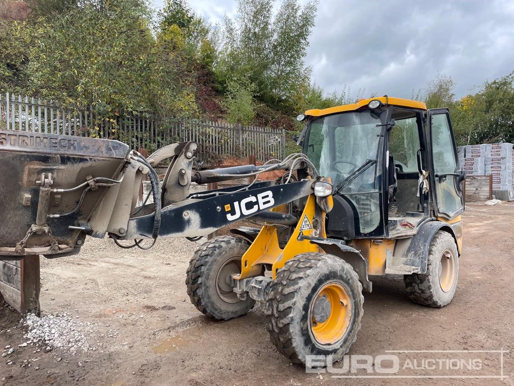2018 JCB 406 - Gumikerekes homlokrakodó: 1 kép. 2018 JCB 406 - Gumikerekes homlokrakodó: 1 kép.