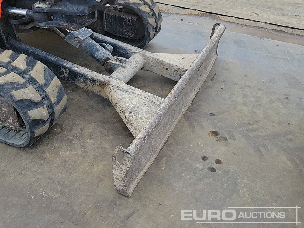 Minikotró 2018 Kubota U36-4: 17 kép.