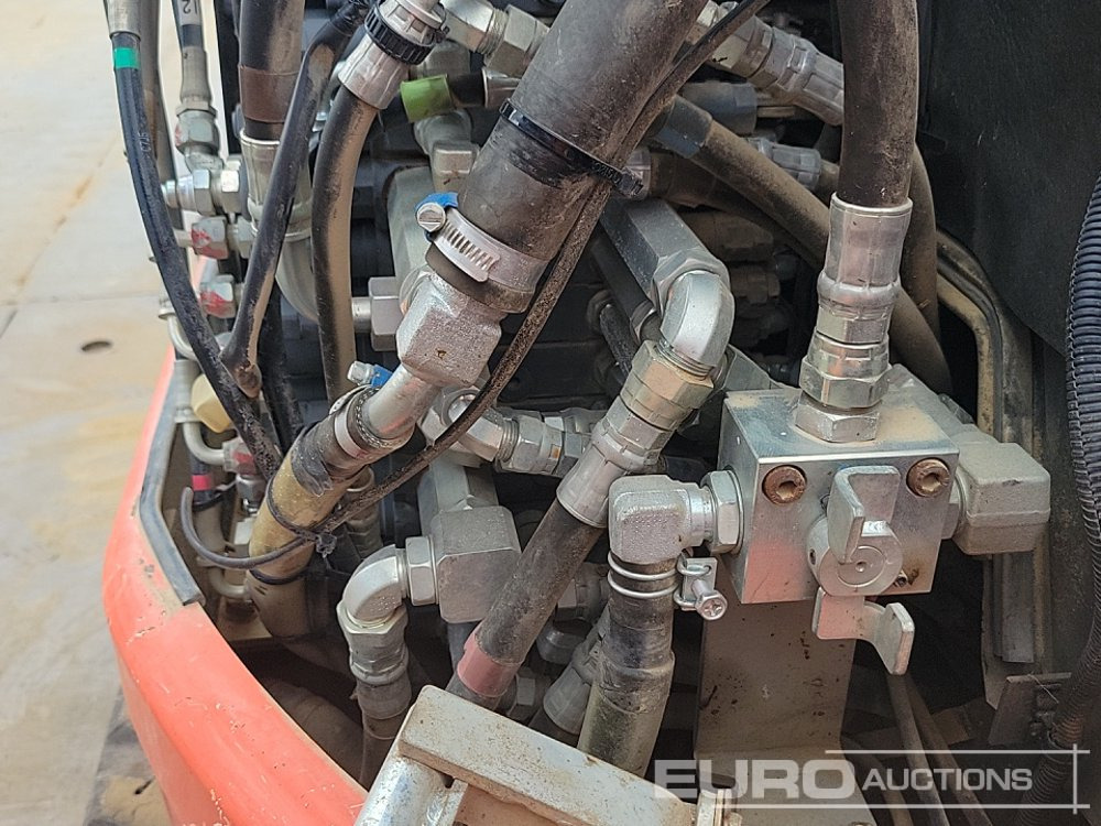 Minikotró 2018 Kubota U36-4: 50 kép.