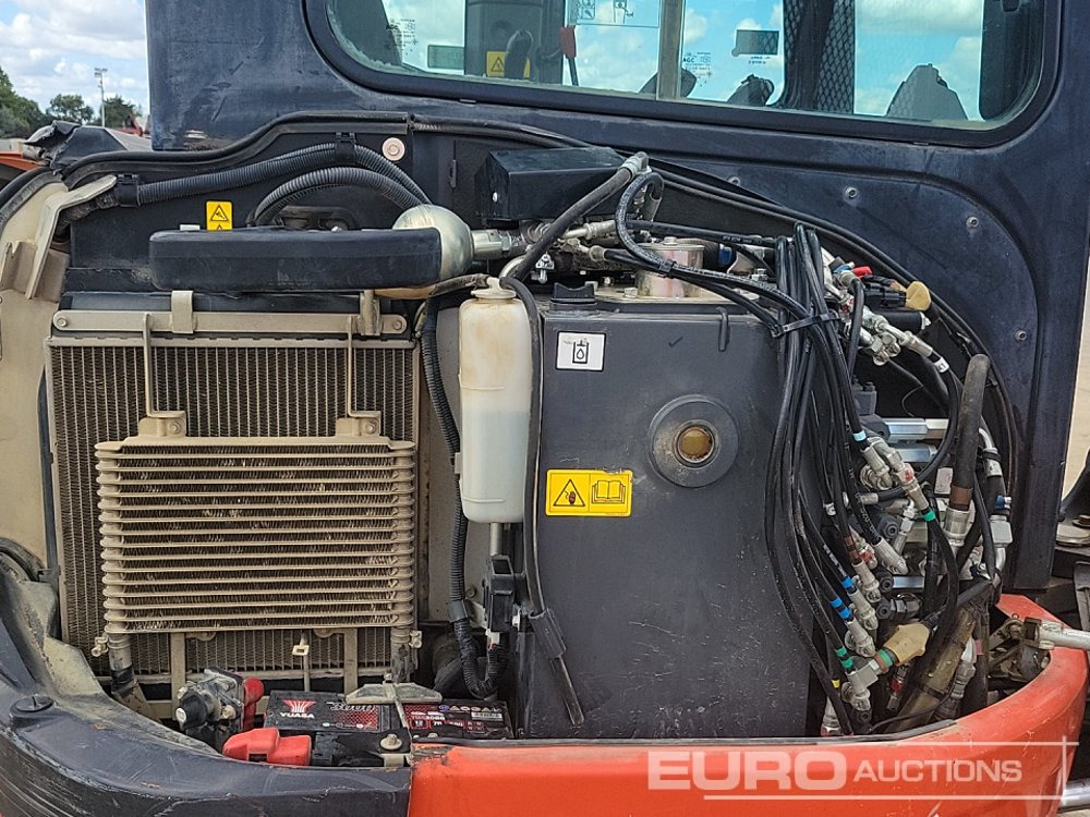 Minikotró 2018 Kubota U36-4: 47 kép.