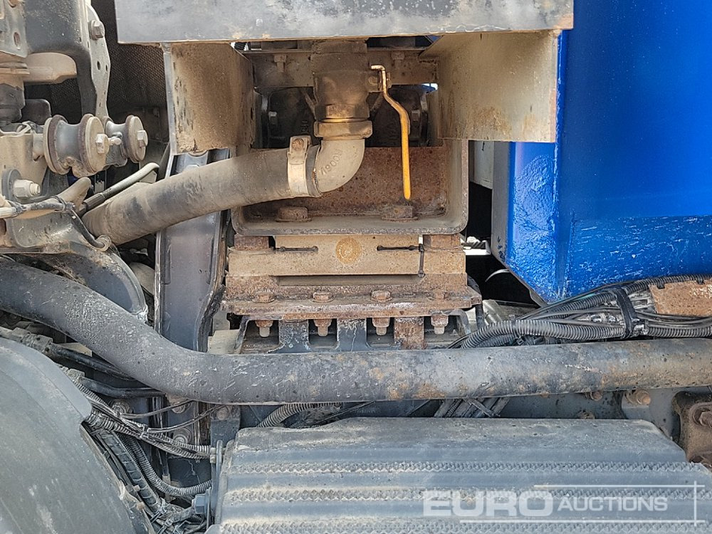 Billenőplatós teherautó 2018 Scania P410: 24 kép.