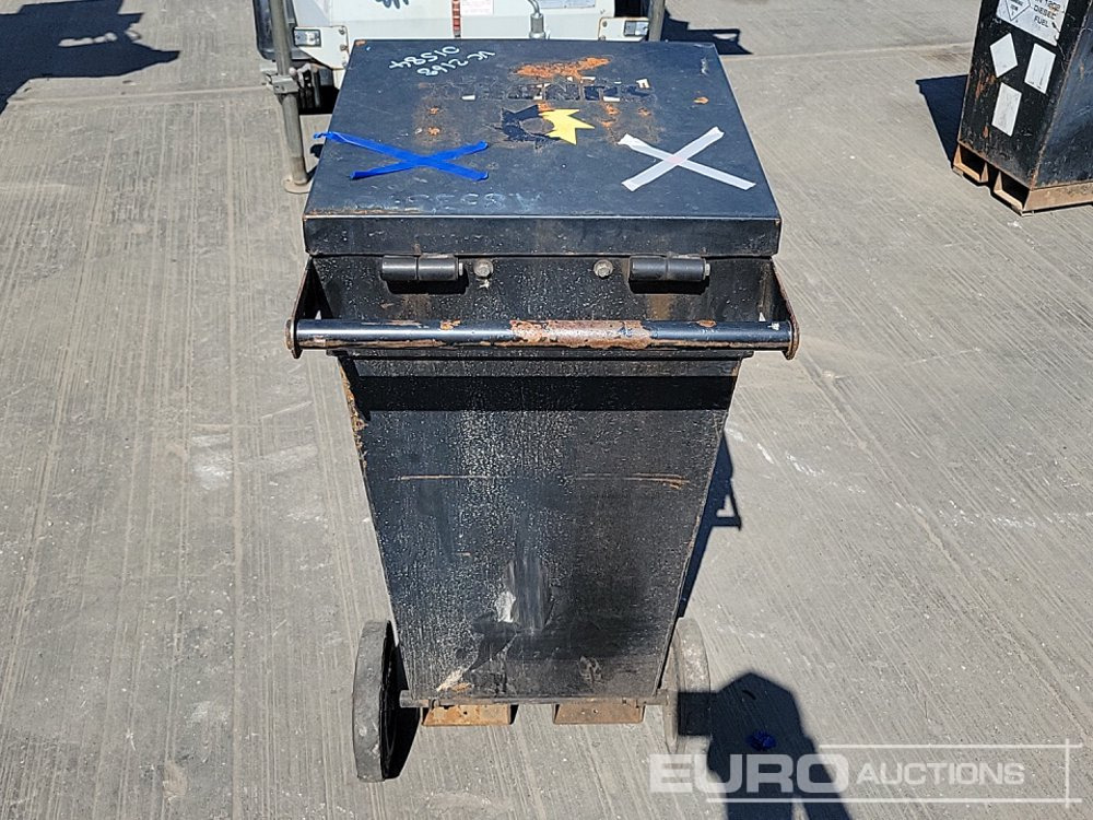 2018 Western ECW105 - Tároló tartály: 4 kép. 2018 Western ECW105 - Tároló tartály: 4 kép.