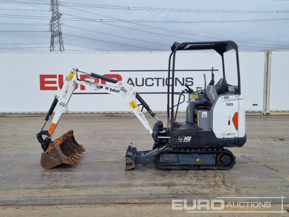 2019 Bobcat E19 - Minikotró: 2 kép. 2019 Bobcat E19 - Minikotró: 2 kép.